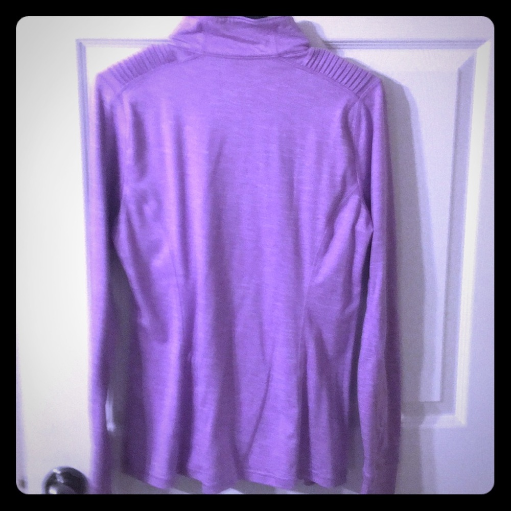 Track turtle neck with 3M lining over zipper